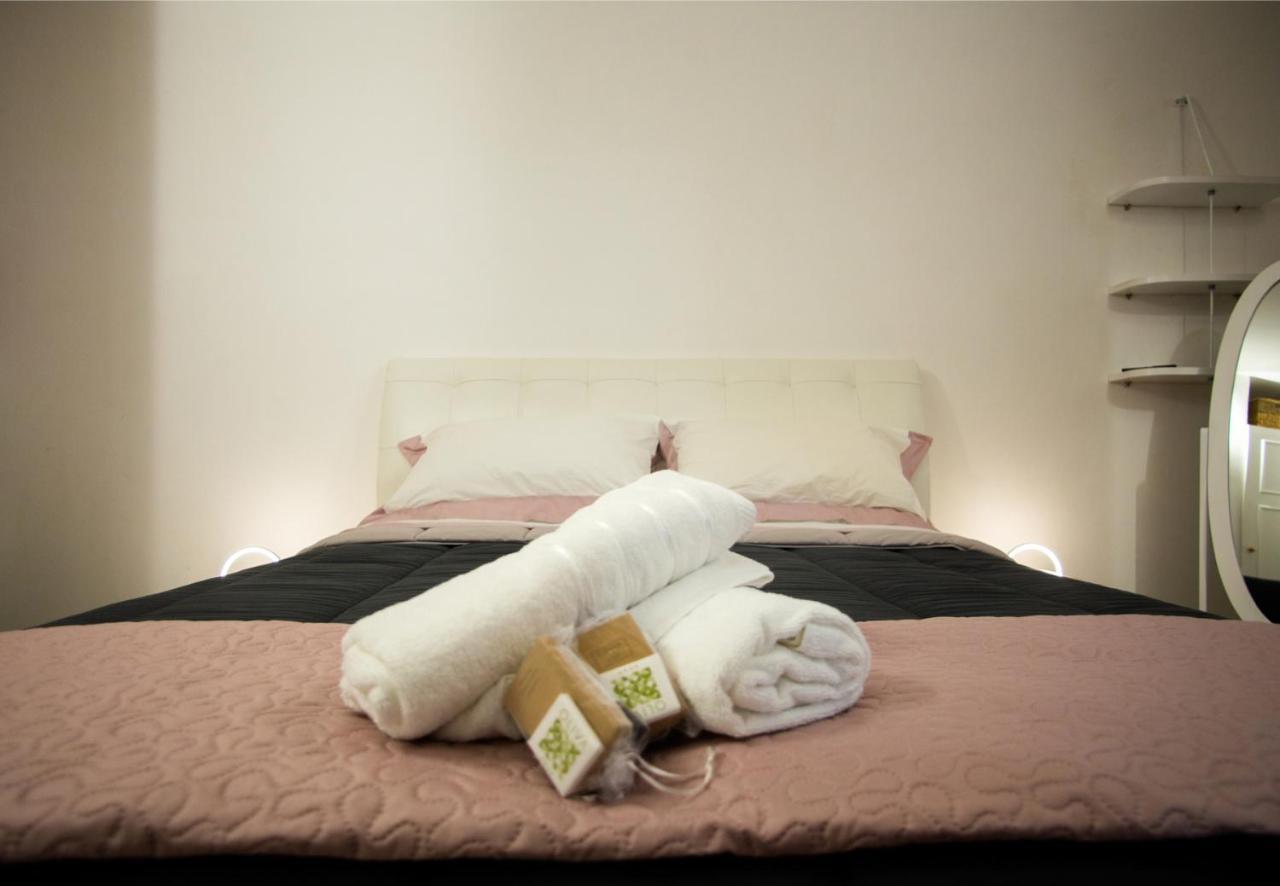 Casa Colombo - The Fab Stay Brindisi Luaran gambar
