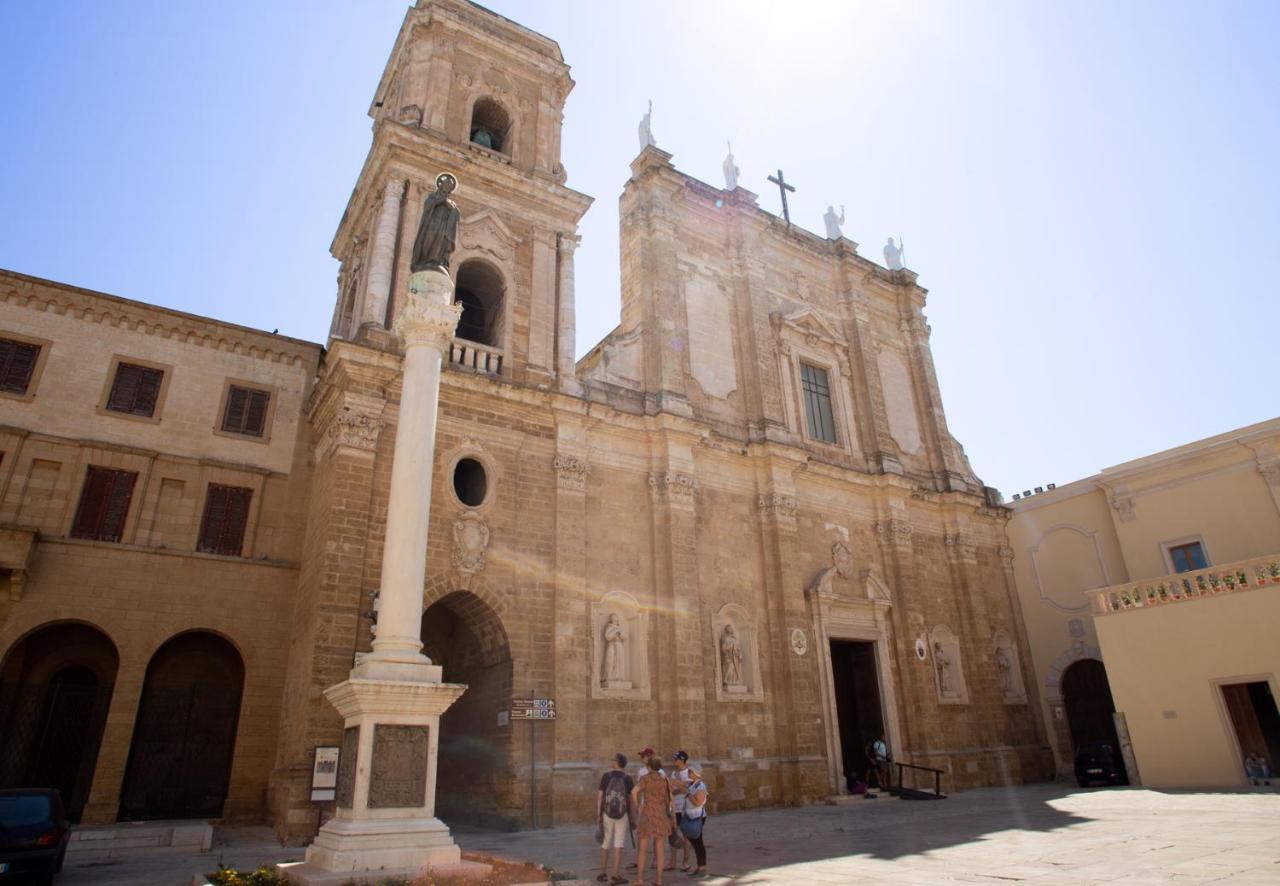 Casa Colombo - The Fab Stay Brindisi Luaran gambar